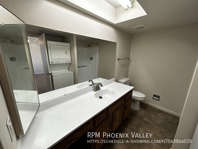 Building Photo - Charming Phoenix 2 Bed / 2 Bath Condo with...