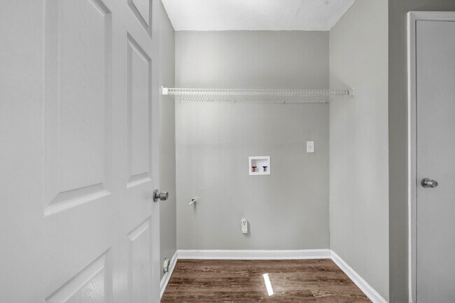 Building Photo - $500 OFF BACK TO SCHOOL SECIAL - SPACIOUS ...
