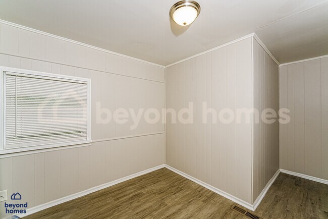 Building Photo - Discover this 3-bedroom, 1.5-bath home in Birmingham’s Spring Lake area!