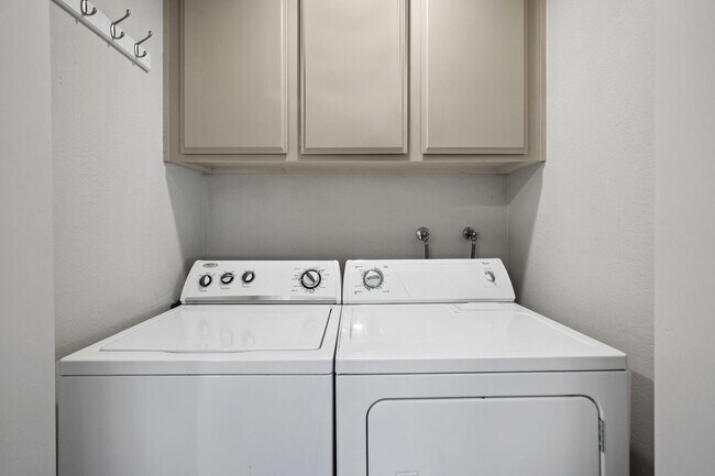 Building Photo - 69 Camino Arroyo N