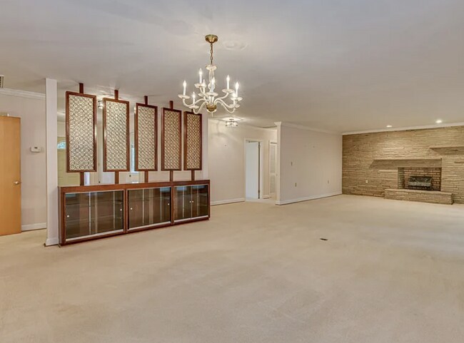 Building Photo - History, Character and Golf setting!