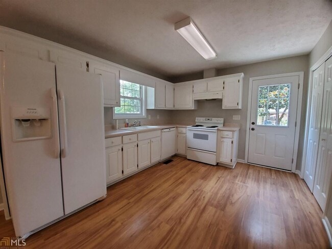 Building Photo - 124 Westwood Rd