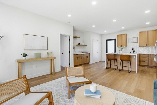 Building Photo - Brand New Construction – 3 Bed / 2 Bath Duplex Home in Normal Heights