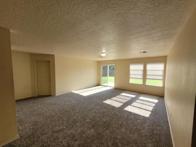 Building Photo - 4450 N Mooney Falls Way