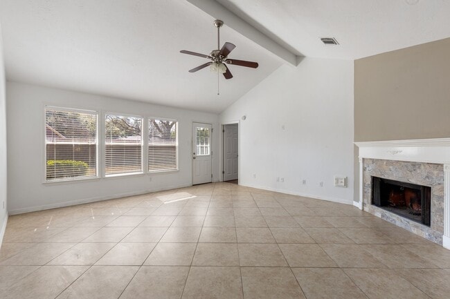 Building Photo - 4826 Meadowglen Dr