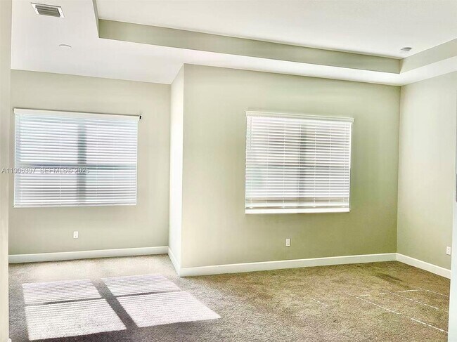 Building Photo - 14982 RedCove Pl