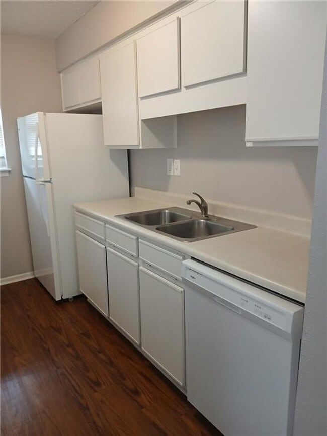 Building Photo - 6208 Hidden Cove