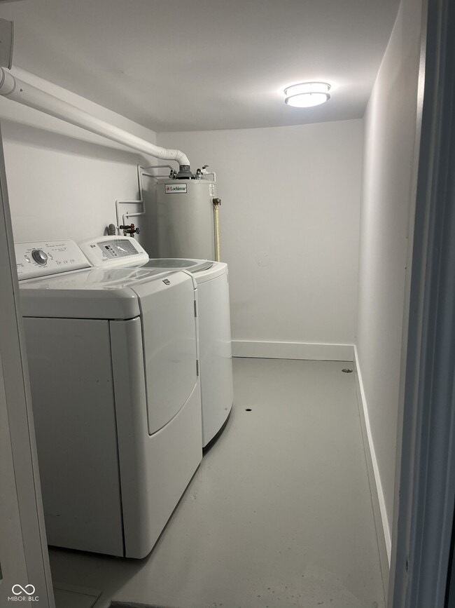 Building Photo - 1480 E 71st St