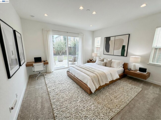 Building Photo - 679 Hamilton Ct