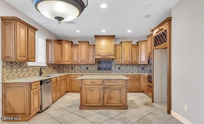 Building Photo - 841 Golden Edge Ct