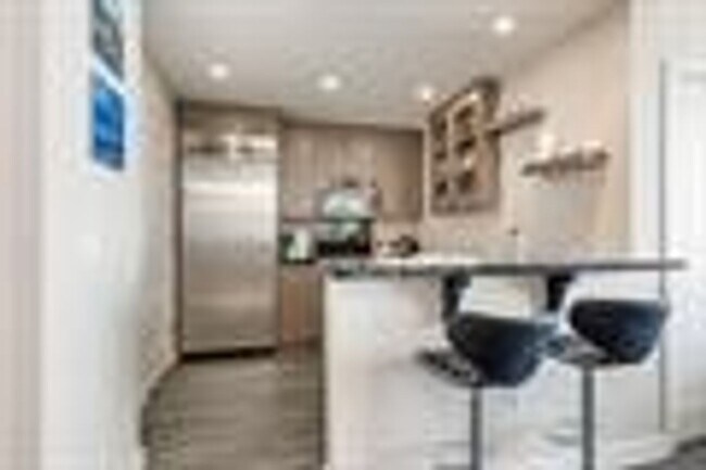 Building Photo - Beautiful Condo at Electra!