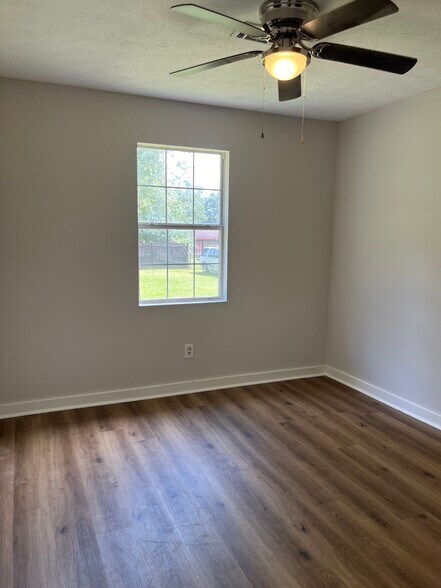 Bedroom 2 - 116 Bradley Cir
