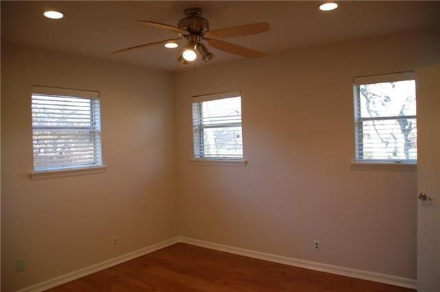 Building Photo - 1133 Valley View Dr