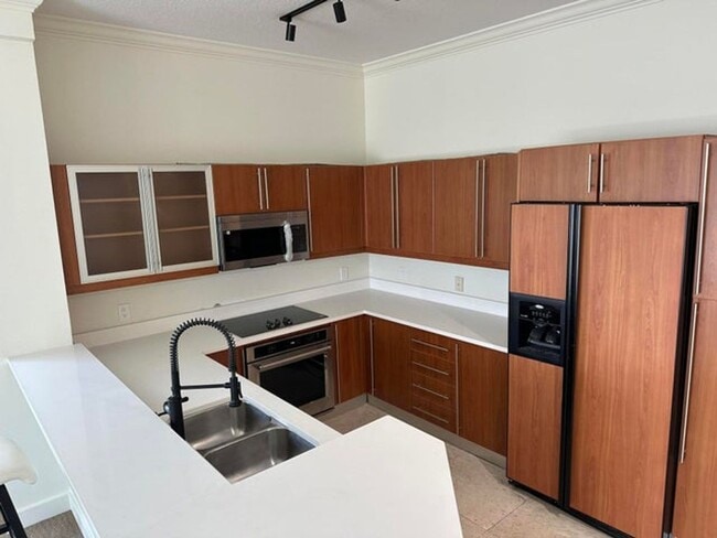 Primary Photo - 1551 N Flagler Dr
