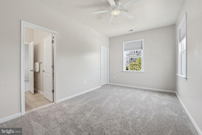 Building Photo - 428 Alder Dr