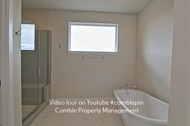 Building Photo - 34418 SE Groshell St