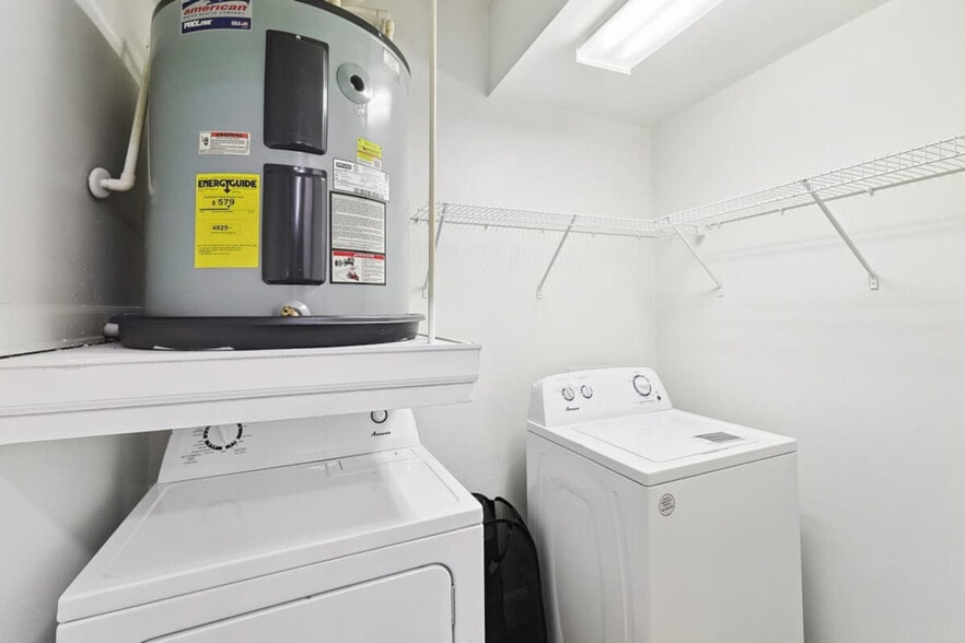 Building Photo - 5725 Town and Country Blvd