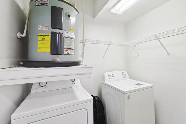 Building Photo - 5725 Town and Country Blvd