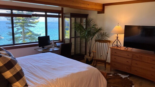 Building Photo - Furnished Lakefront home with amazing Lakeviews