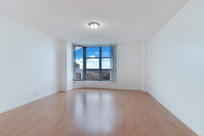 Building Photo - 3530 Mystic Pointe Dr