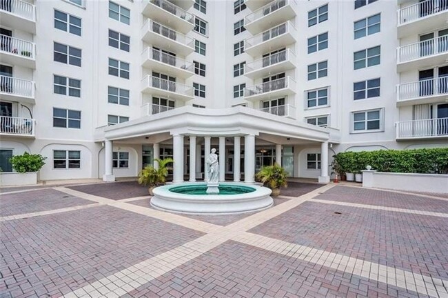 Building Photo - 1 Las Olas Cir