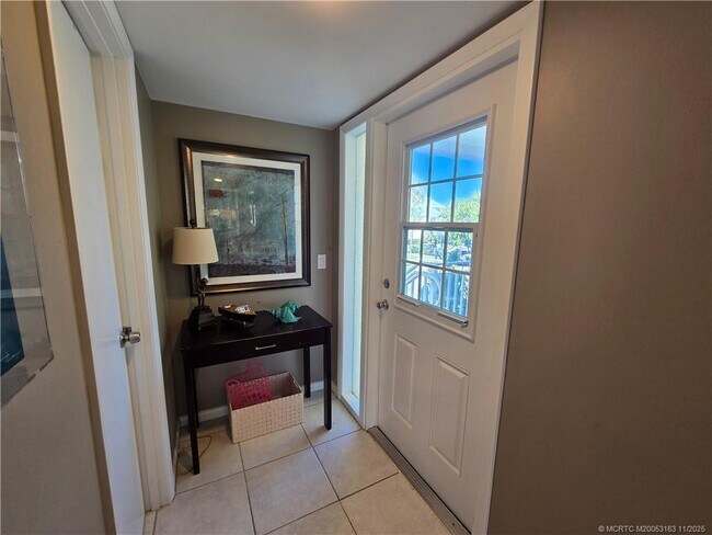 Building Photo - 5564 NE Gulfstream Way