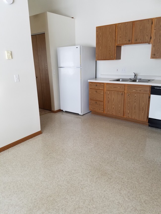 Kitchen Area - Three Oaks II