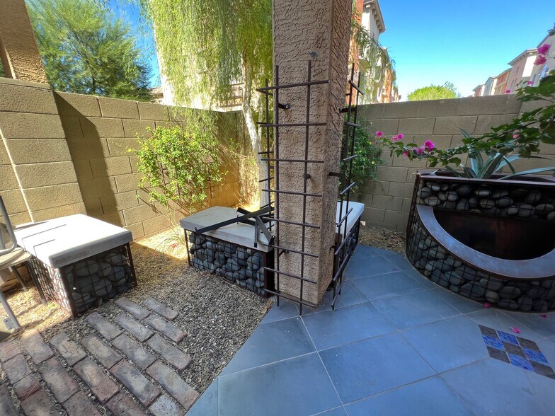 Backyard - 2402 E 5th St