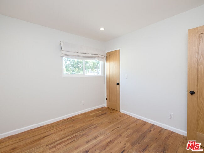 Building Photo - 2933 Acresite St