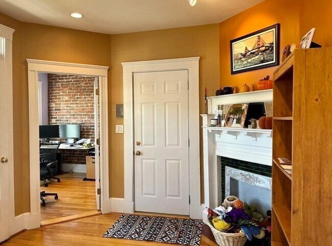 Building Photo - 375 Walden St