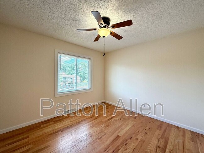 Building Photo - 4 Dawnwood Cir