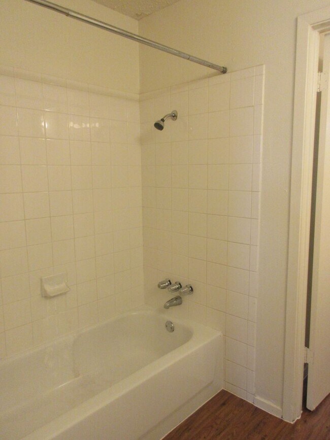Building Photo - 6910 Millrace Dr