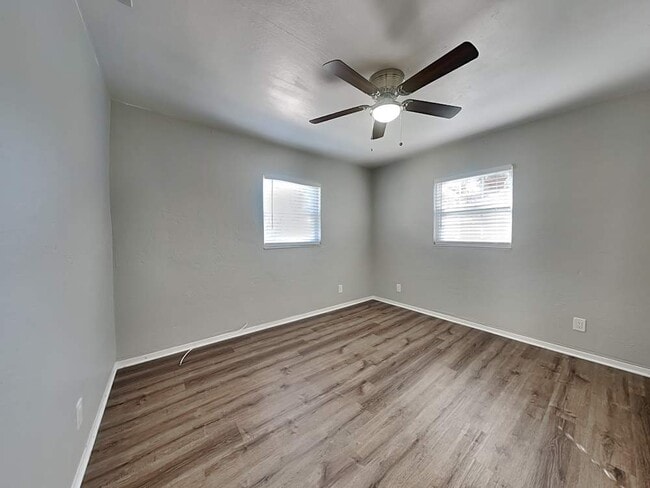 Building Photo - 2320 Auburn St S