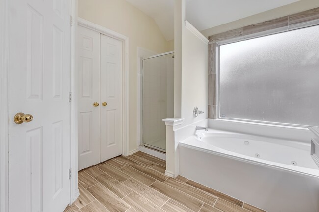 Building Photo - 21930 Bronze Leaf Dr