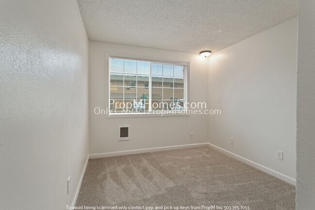Building Photo - Enjoy the Cedar Hills Lifestyle in this Th...