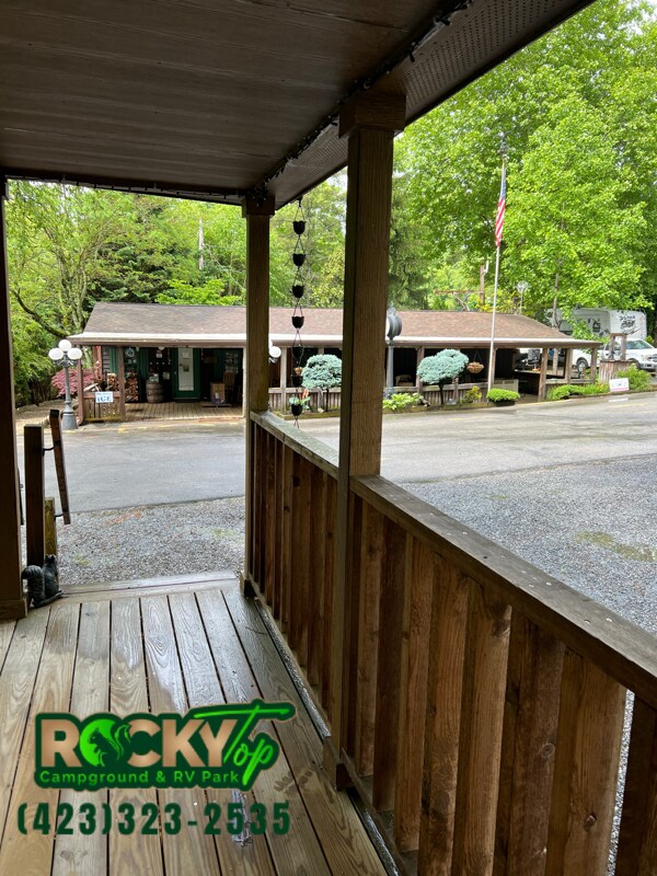 Building Photo - 496 Pearl Ln