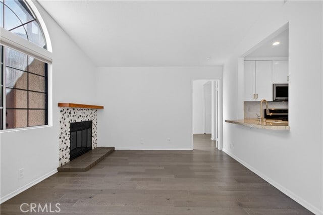 Building Photo - 60 Flor De Mar