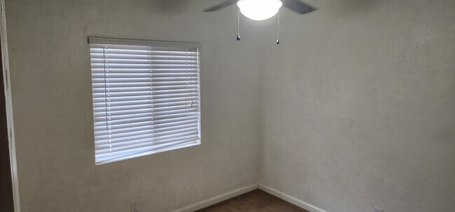 Building Photo - 718 S Jacob St