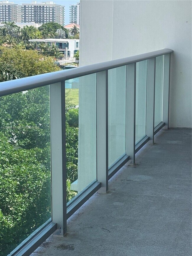 Building Photo - 1025-1092 92nd St