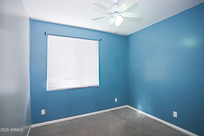 Building Photo - 1709 Grenadine Rd