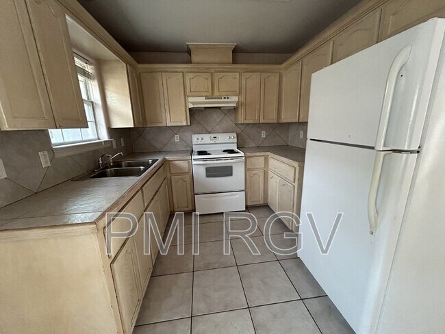 Building Photo - 1817 Tierra Dulce Dr