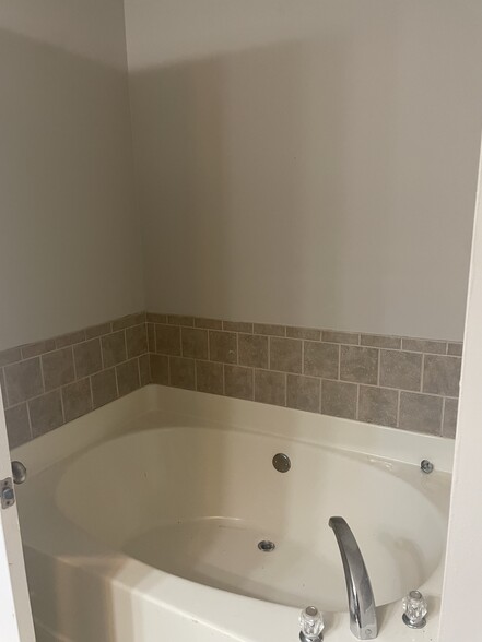 Master Bathroom - 600 22nd Ave