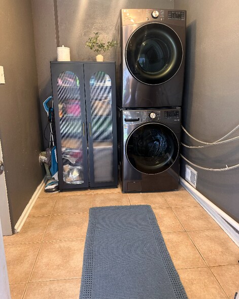 Building Photo - 1694 Willow St