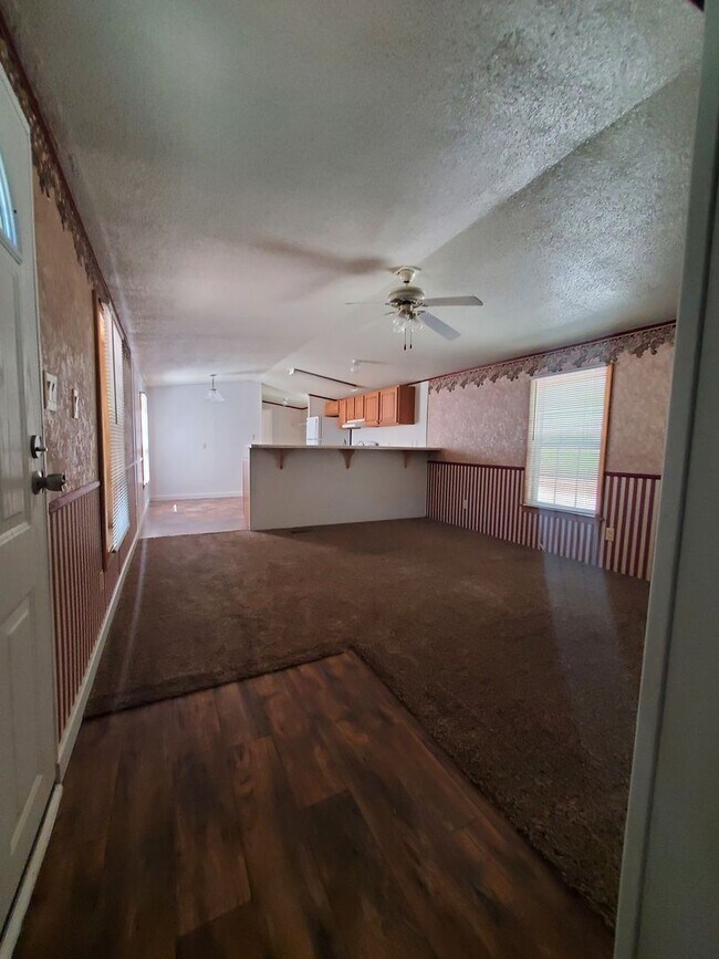 Building Photo - Ready to Move in