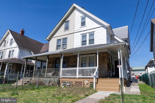 Building Photo - 143 Greenwood Ave