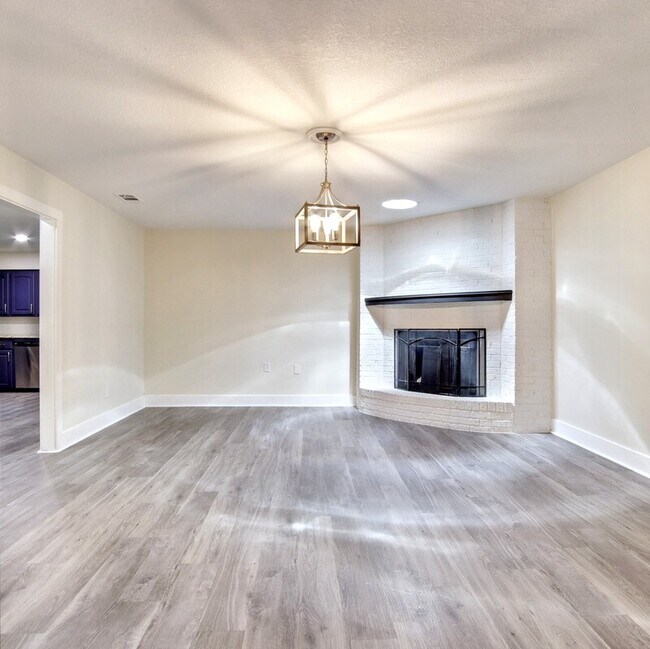 Building Photo - 5708 Flamingo Ct