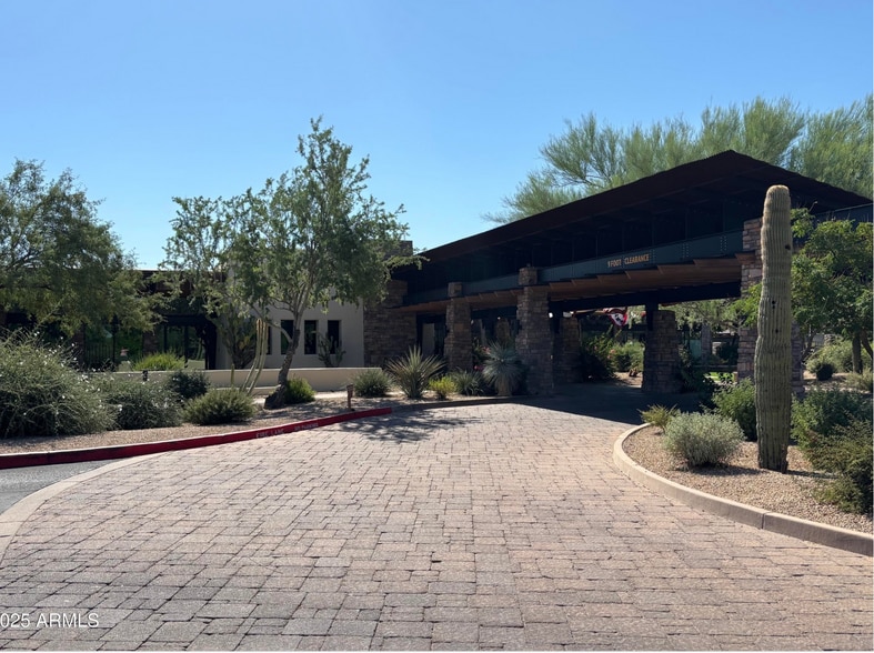 Community club house/ workout facility - 3935 E Rough Rider Rd
