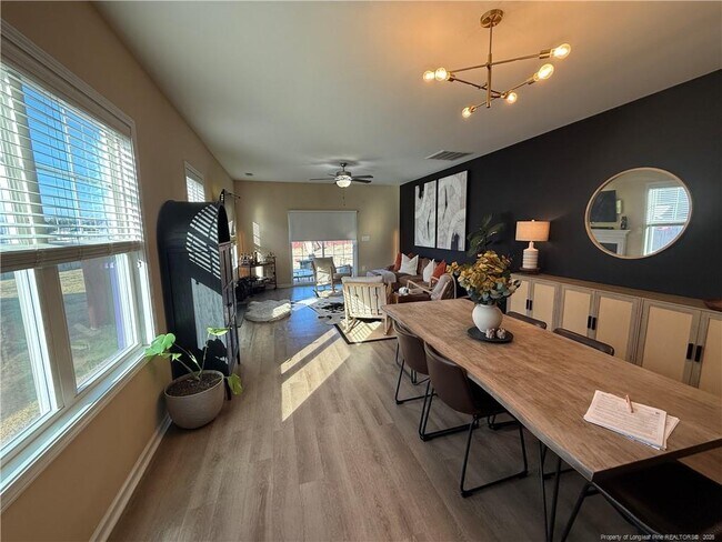 Building Photo - 2040 Stonewash Dr