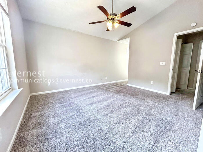 Building Photo - 113 Oak Grove Pl