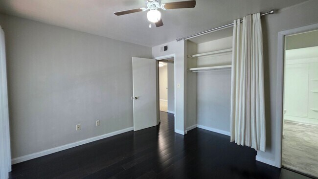 Building Photo - 1700 SW 16th Ct